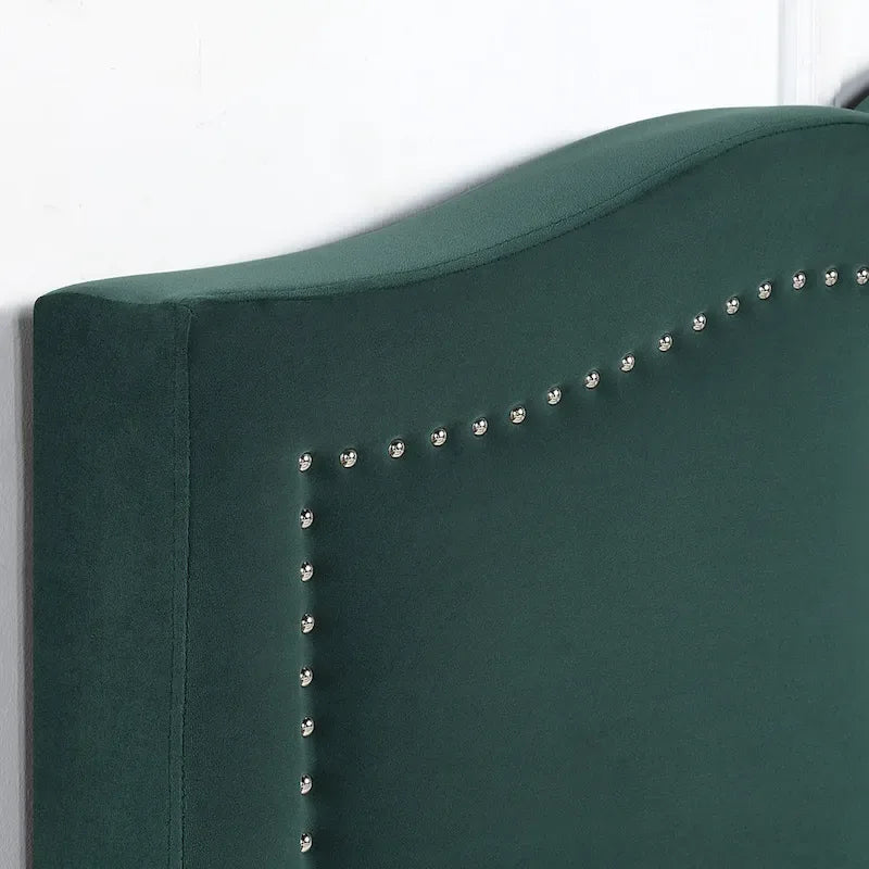 Furniture of America Dustir Art Deco Upholstered 4-drawer Platform Storage Bed